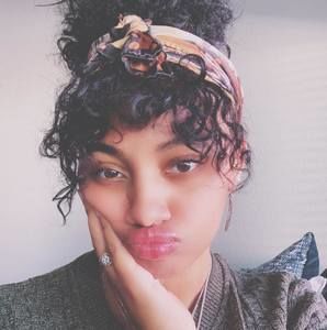 Meet your Posher, Aaniya